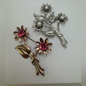 Vintage 40’s pressed pot metal brooch set